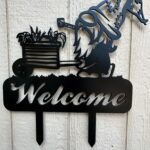 Gnome Welcome Sign